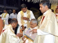 Holy Cross Celebrates the First of Five Priestly Ordinations In India in 2018