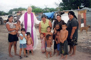 Fr Pete Logsdon, CSC, first pastor of La Luz Parish
