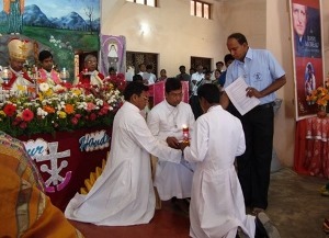 Br Balaraju professes Final Vows to Br Sesuraj