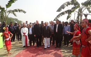 Leaders from University of Notre Dame in the United States are received at Notre Dame College, Mymensingh