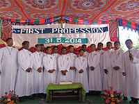Fourteen Profess First Vows in India
