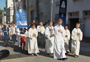 Procession with the relic of Blessed Moreau