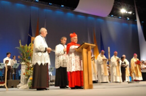 Cardinal Jose Saraiva Martins reads the Decree of Beatification