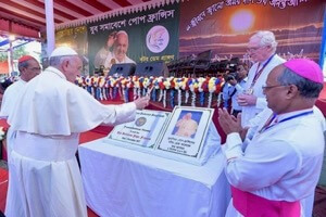 Pope Francis blesses the cornerstones of Holy Cross College and Notre Dame University in Bangladesh