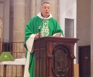 Fr John De Riso as his farewell Mass at the Shrine