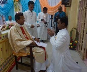 Mr Joseph Thomas Thermadom becomes the first deaf novice to profess religious vows in the Congregation of Holy Cross and in the Church in India