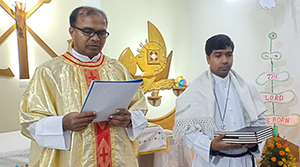 Novice Master, Fr. Elias Palma, C.S.C., and Br. Shimul Rozario, C.S.C., Assistant Novice Master, received ten novices into the Holy Cross novitiate in Barishal