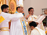 Six Priests are Ordained for Holy Cross in India