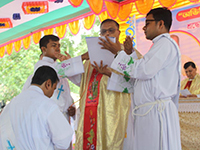 Sacred Heart Province Celebrated Priestly Ordination and First Profession of Vows