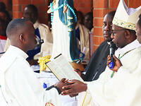Large Gathering of 5,000 Attends Priestly Ordinations in East Africa