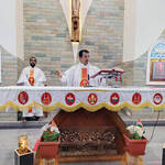 Holy Cross Students' Home Katapadi – On what is also Independence Day in India, Fr. Ronson D’Souza, C.S.C., and Fr. Bonaventure Lobo, C.S.C., renewed their vows in the presence of the students at Holy Cross Students’ Home in Katapadi.