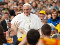 Holy Cross Offers Prayers for the Eternal Rest of Pope Francis