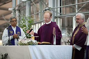 Fr. Robert Dowd, CSC, presiding at Mass