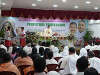 Holy Cross Celebrates Final Professions in India and Canada in June